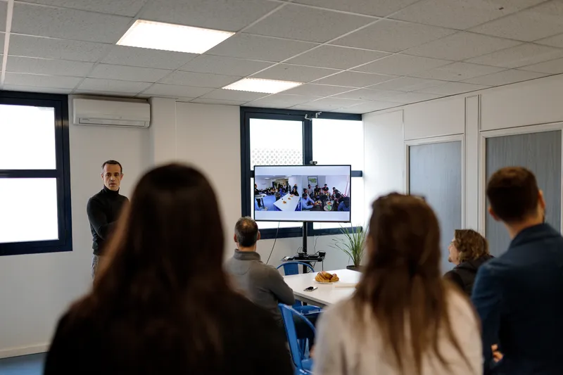 L’équipe Boostmyshop dans nos bureaux lyonnais